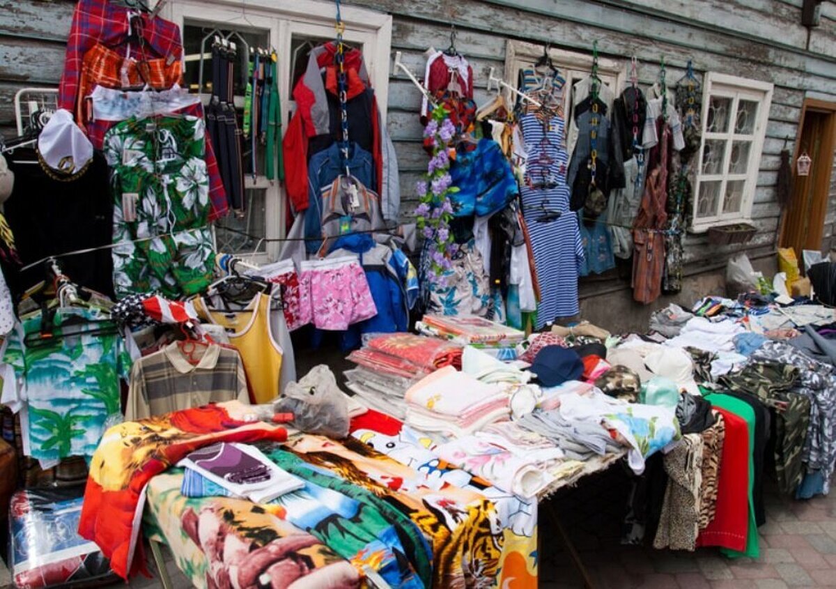 اگرچه ممکن است برای پوشیدن سویی‌شرت نو یا به تن کردن ست گرمکنِ راحتی‌ِ جدیدتان بسیار هیجان‌زده باشید، اما شاید عاقلانه باشد که ابتدا آن را بشویید.