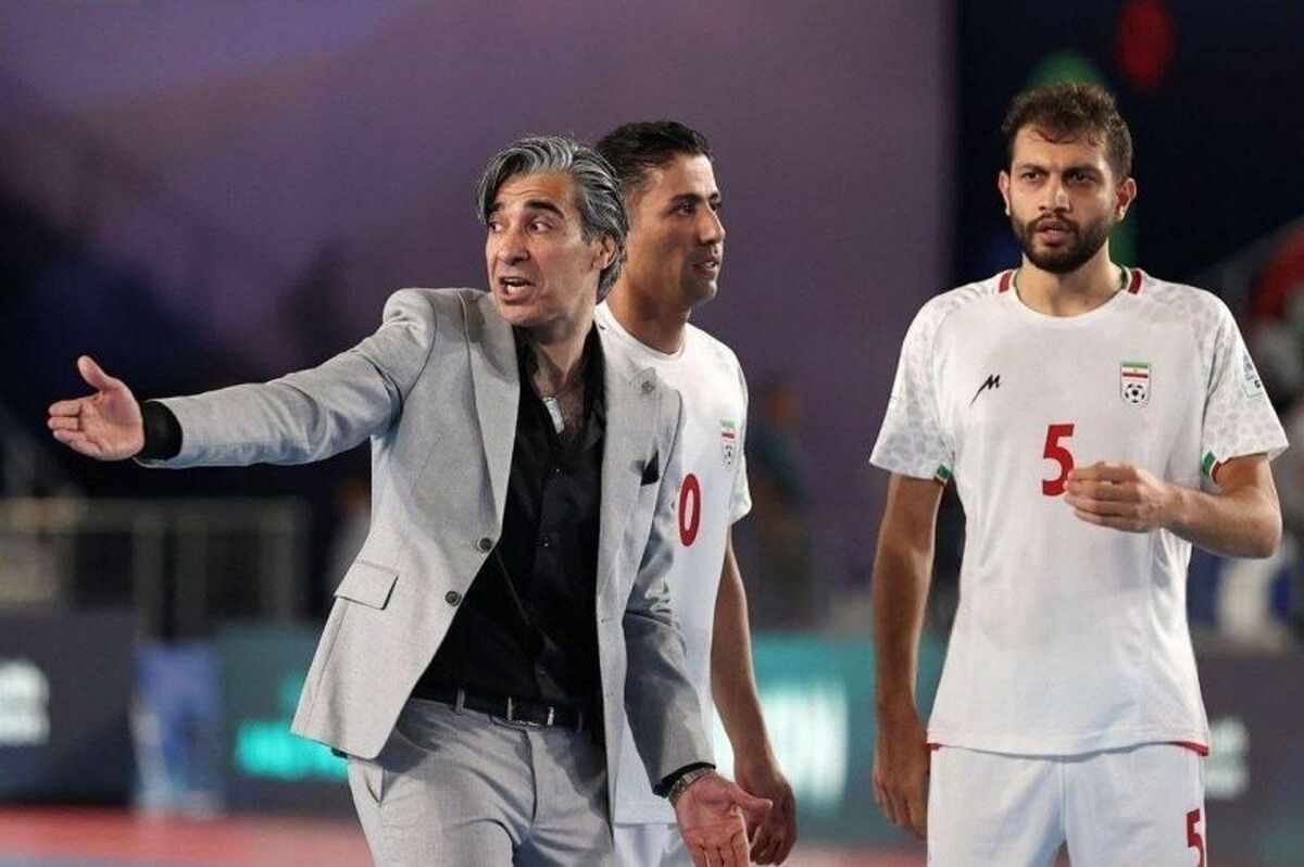 سرمربی تیم ملی فوتسال گفت: پوشیدن پیراهن تیم ملی فوتسال برای هیچ کسی گارانتی‌شده نیست و احتمال حضور یک یا دو چهره به عنوان سورپرایز در فهرست جدید وجود دارد.