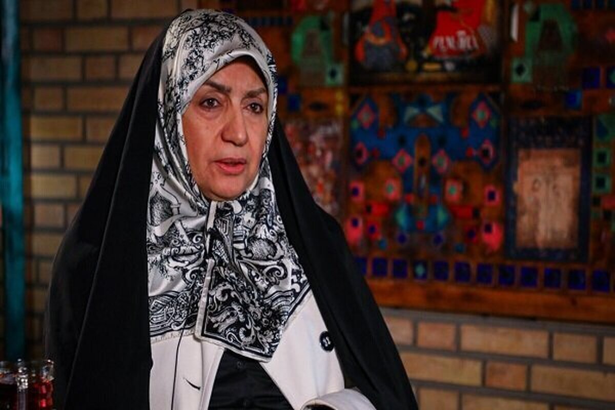 رئیس مرکز امور زنان و خانواده وزارت کشور با اشاره به فعالیت بیش از ۲ هزار دهیار زن در ایران، گفت: بدون حضور زنان و بدون توجه به حقوق و برابری در دستمزد، کشور پیشرفت نخواهد کرد.