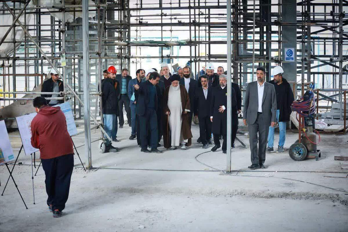 ظهر امروز نماینده ولی فقیه در خراسان رضوی از پروژه های عمرانی ساخت رواق های مبارکه امیرالمومنین و امام حسین (علیهمالسلام) آستان قدس رضوی بازدید کرد.