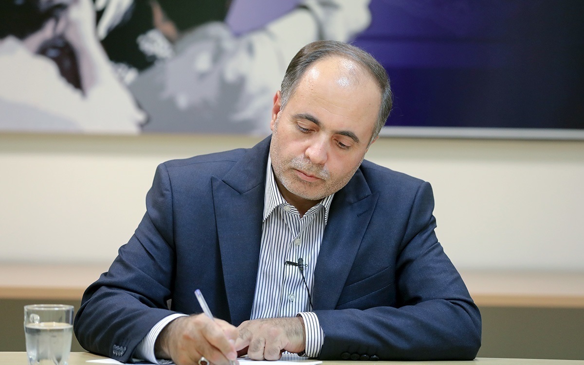 وزیر جهاد کشاورزی با اشاره به حذف ارز ترجیحی برنج از ابتدای آذرماه، تصریح‌کرد: طبیعی است که قیمت آن در بازار معاملات افزایش پیدا کند، اما طبق گفته وزیر کار مابه التفاوت حذف ارز ترجیحی و افزایش قیمت برنج در کالابرگ و در روزهای آتی برای دهک های دیگر نیز پرداخت شود.