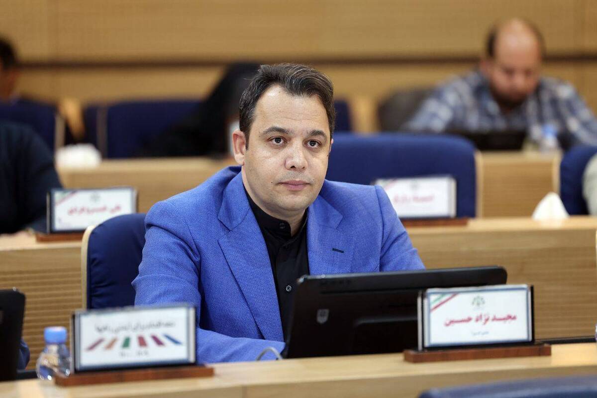 رئیس کمیسیون عمران، حمل‌ونقل و ترافیک شورای اسلامی شهر مشهد مقدس گفت: در راستای ترویج فرهنگ استفاده از حمل‌ونقل عمومی، تا پایان سال شاهد ورود بیش از ۲۰۰ دستگاه اتوبوس خواهیم بود و همچنین ایستگاه بسیج خط ۳ مترو هم تا امسال به بهره‌برداری می‌رسد.