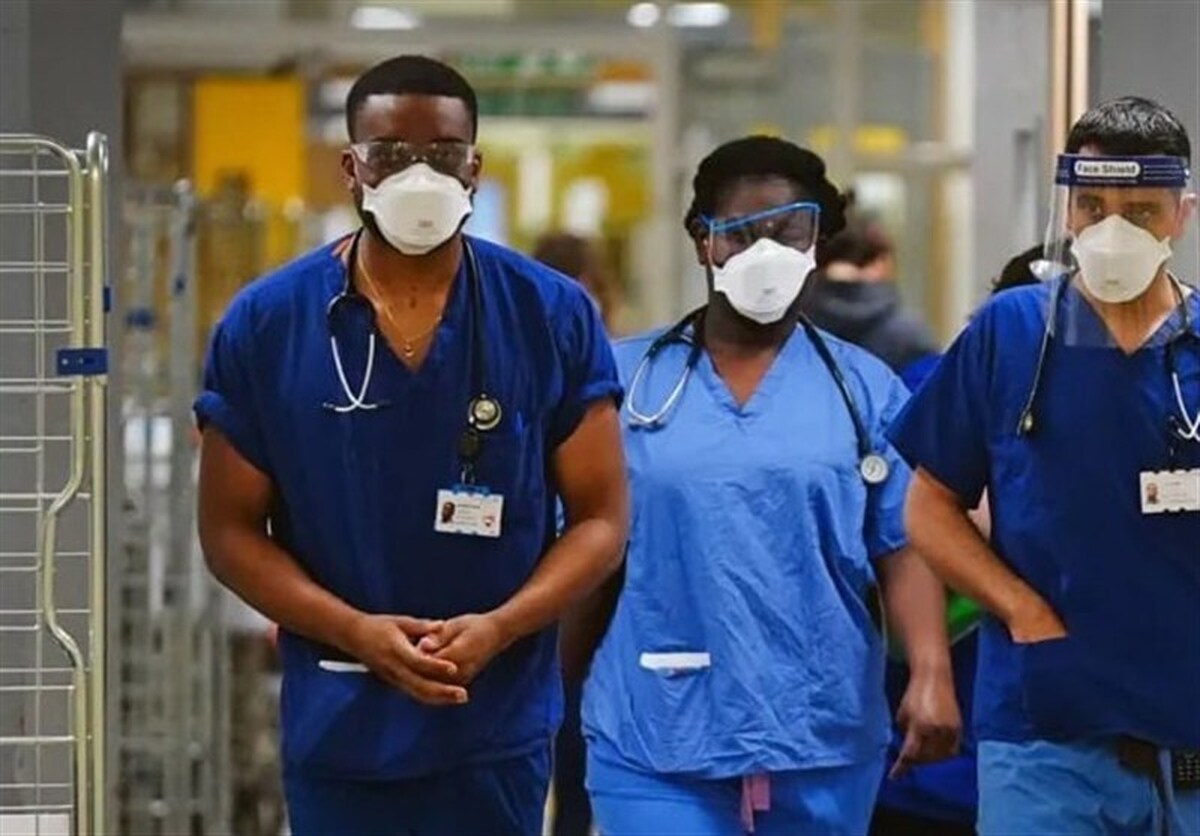 اروپا با موج تازه‌ای از سوپرآنفلوانزا دست‌وپنجه نرم می‌کند؛ بحرانی که بیمارستان‌های انگلیس را مملو از بیماران کرده، مدارس را به تعطیلی کشانده و قوانین استفاده از ماسک را دوباره به جریان انداخته است.