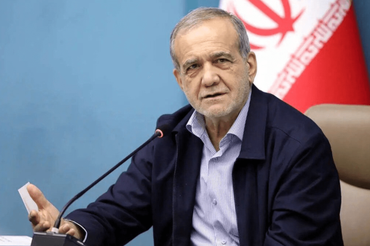 رئیس‌جمهور تاکید کرد: لازم است زین‌پس تمام صنایع آب‌بر صرفا در سواحل جنوبی توسعه پیدا کنند تا نیاز به طرح‌های پرهزینه انتقال آب نباشد.