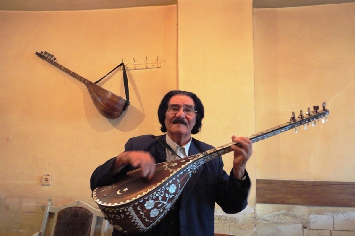 استاد عاشیق محمدحسین دهقان از اساتید برجسته موسیقی عاشیقی مکتب ارومیه درگذشت.