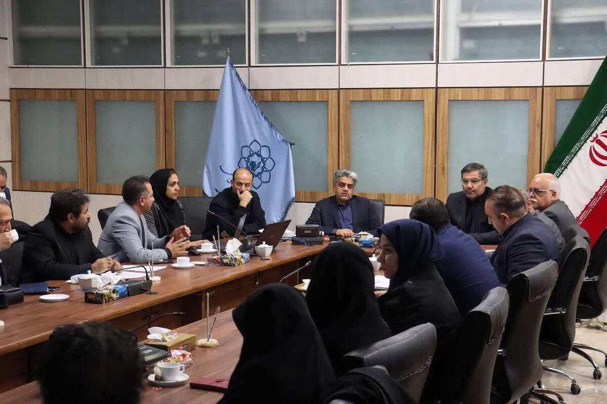 معاون محیط زیست و خدمات شهری شهرداری مشهد گفت: با توجه به محدودیت روزافزون منابع آبی و ضرورت پیش بینی تامین پایدار این منابع برای استفاده در فضای سبز سطح شهر، مطالعات احداث مخازن ذخیره بزرگ مقیاس برای ذخیره‌سازی آب مورد نیاز در فصول سرد و استفاده در فصول گرم در دستورکار قرار گرفته است.