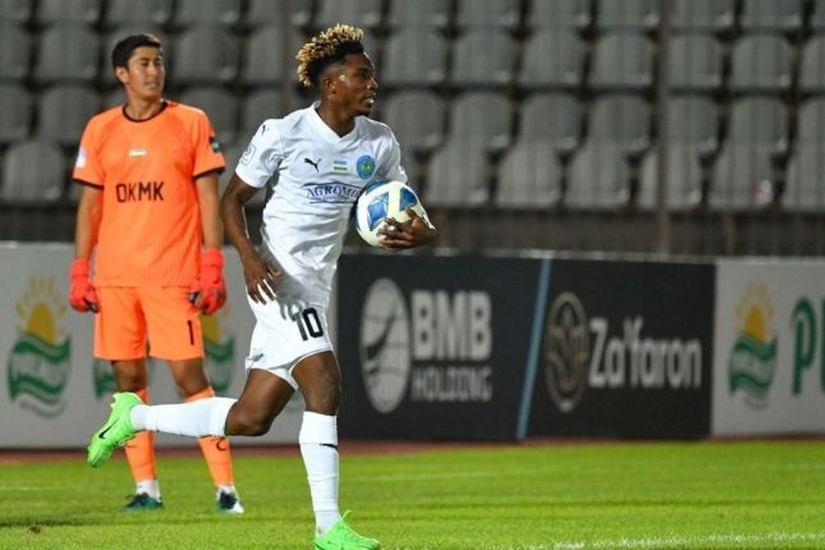 مهاجم قرضی استقلال که دیشب تیمش در لیگ ازبکستان قهرمان شد، دچار پارگی رباط صلیبی شده است.