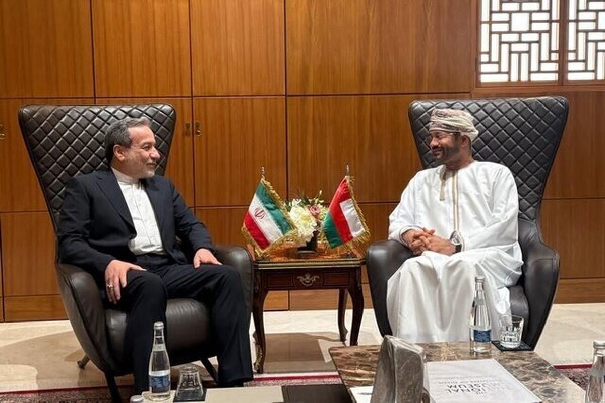 وزیر خارجه ایران با همتای عمانی خود دیدار و گفت‌وگو کرد.