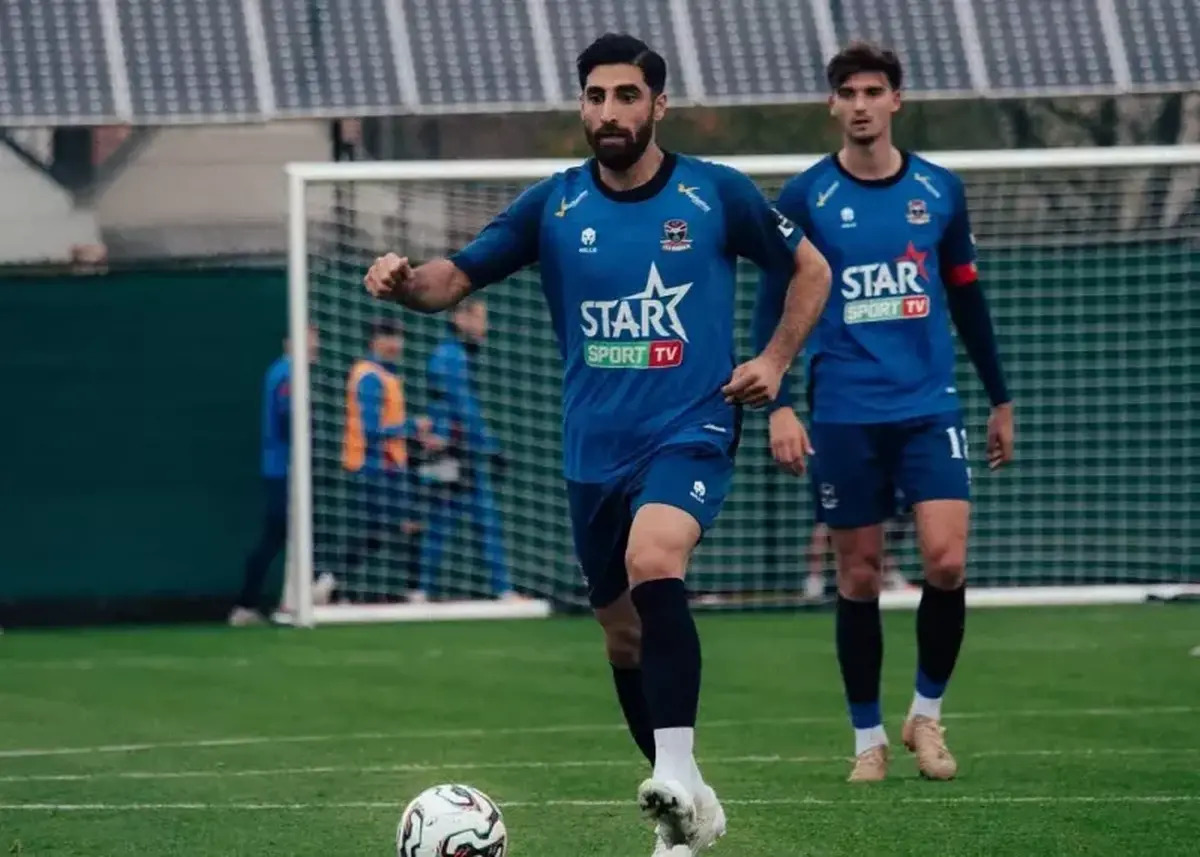 لژیونر ایرانی دندر بلژیک، در ۴۵ دقیقه حضور خود در میدان یک کارت زرد دریافت کرد و تیمش موفق شد آنتورپ را در هفته پانزدهم لیگ بلژیک شکست دهد.