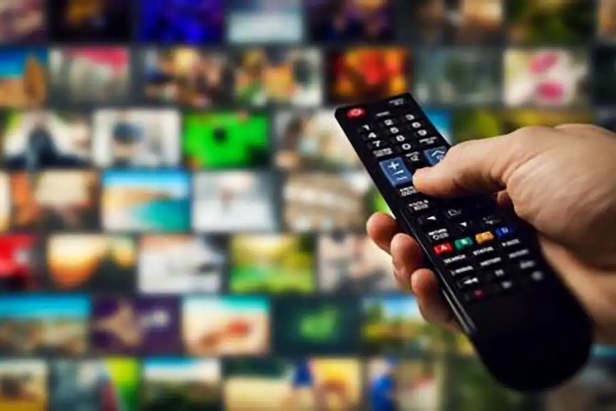 فیلم‌های سینمایی و انیمیشن مختلف، دوشنبه ۳ آذر ماه مصادف با شهادت بانوی دو عالم، حضرت فاطمه زهرا سلام الله علیها، از شبکه‌های سیما روی آنتن می‌روند.