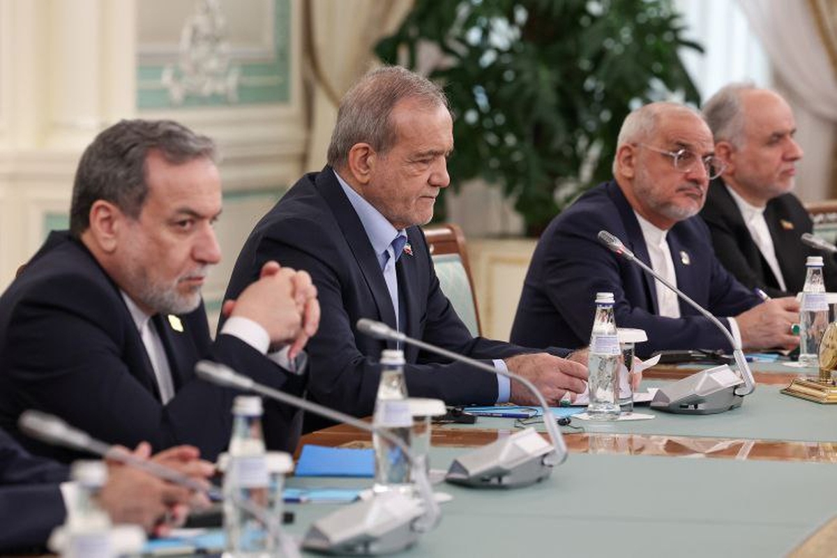 پزشکیان: کریدور قزاقستان–ترکمنستان–ایران ظرفیت بسیار مناسبی برای توسعه همکاری‌های ترانزیتی دارد