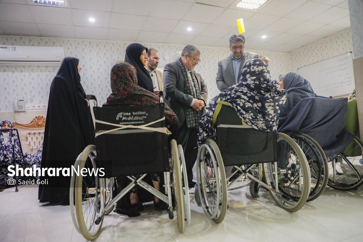 شهردار مشهد مقدس در دیدار از مادران و همسران شهدا: والدین شهدا برکت شهر و کشور ما هستند +فیلم