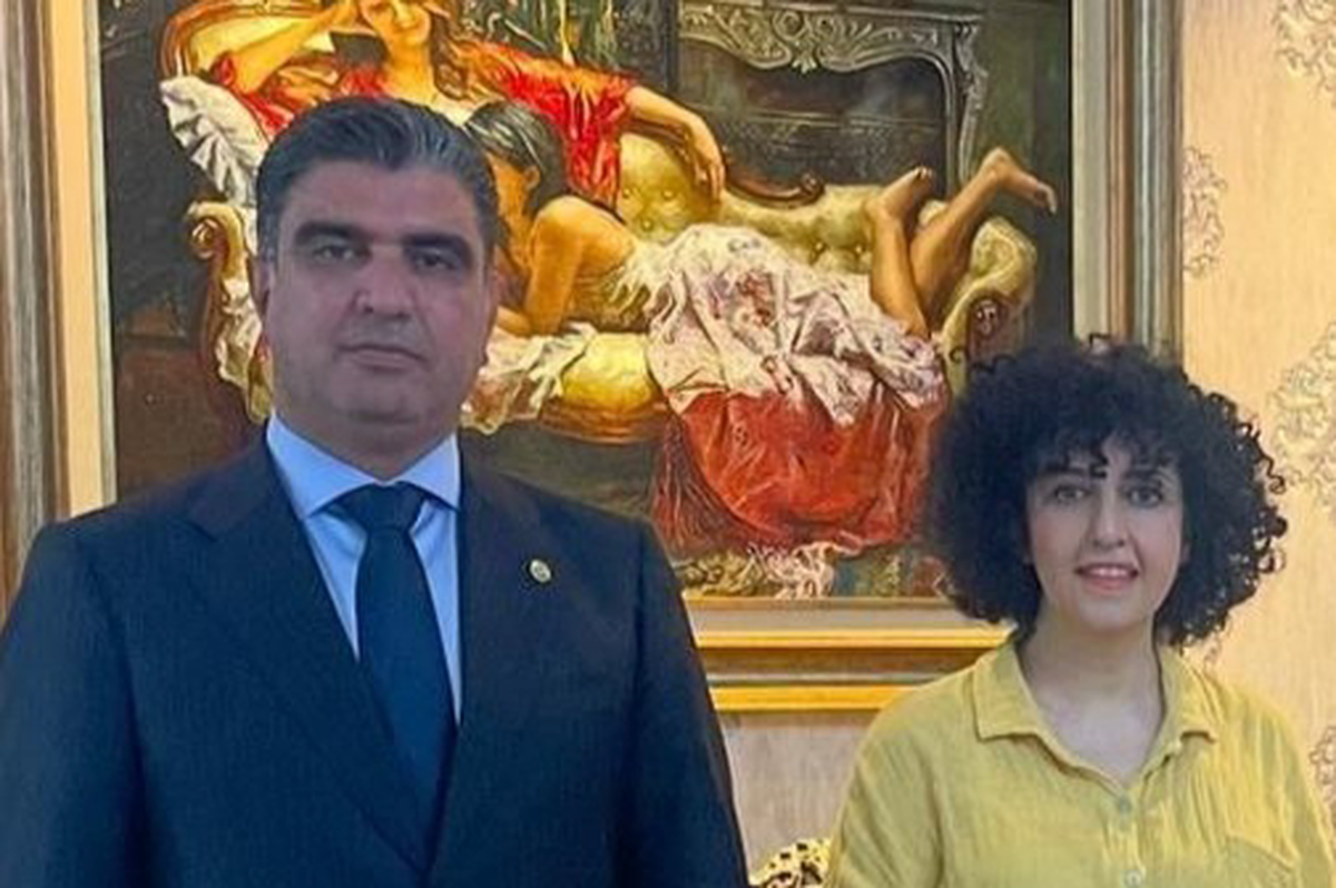 ضد انقلاب در جدیدترین پروژه کشته‌سازی سراغ یک وکیل که سابقه محکومیت داشته رفته است؛ با وجود انتشار فیلم دوربین مداربسته از لحظه فوت او اما عده‌ای امروز تلاش کردند تا مراسم هفتم درگذشت او را به حاشیه ببرند.