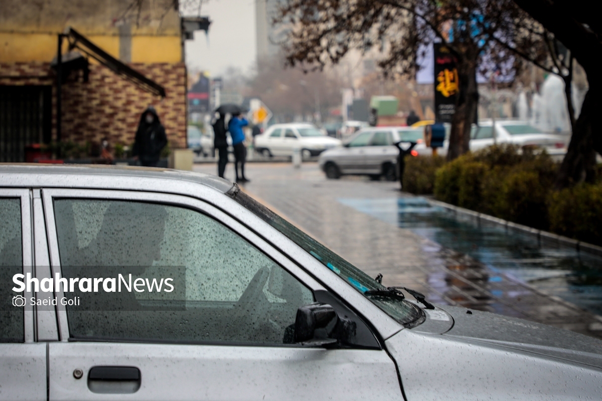 پیش‌بینی بر اساس نقشه‌های همدیدی و آینده‌نگری نشان داد امروز شنبه (۲۲ آذرماه) در برخی مناطق کشور بارندگی، رگبار و رعد و برق، وزش باد شدید موقت پیش‌بینی می‌شود.