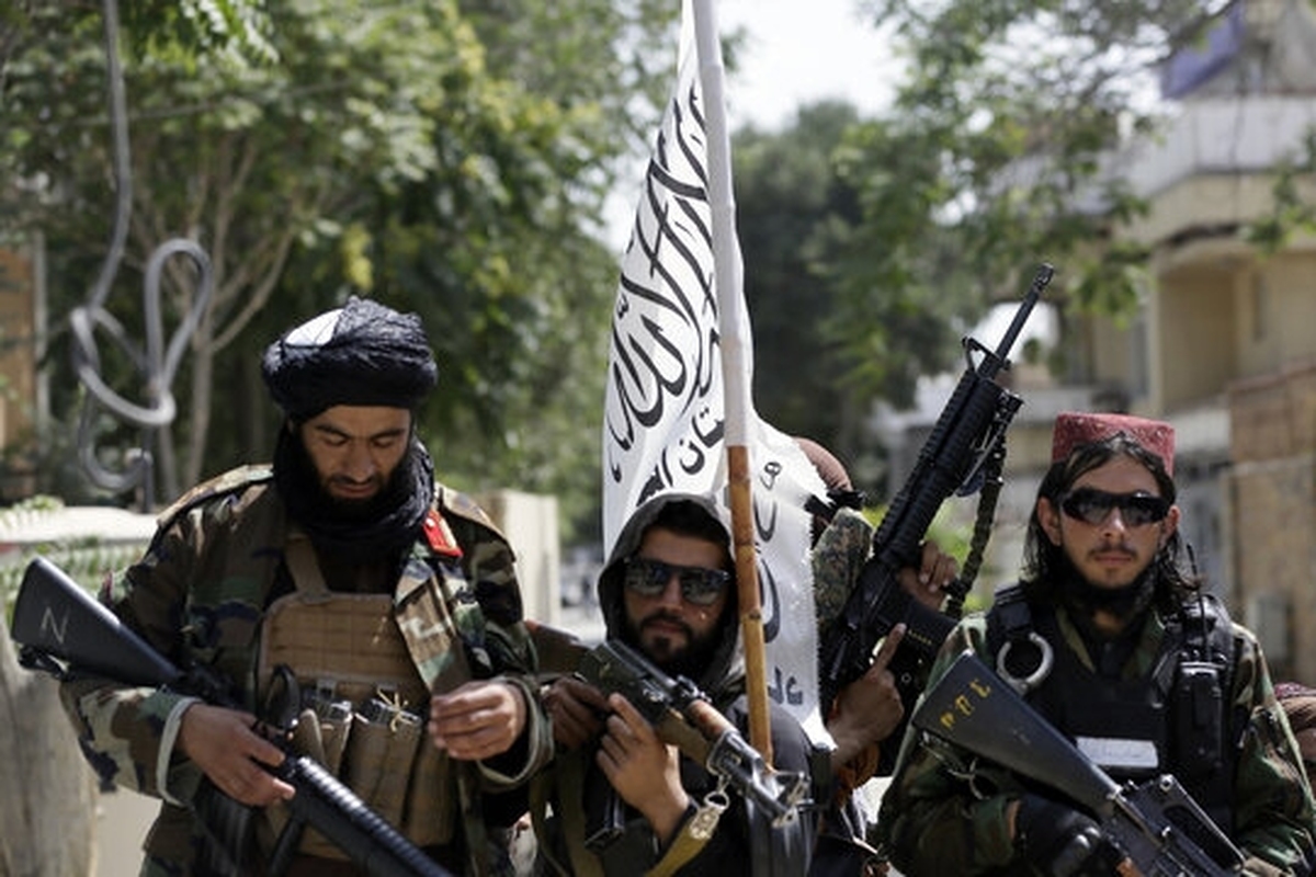 یک مستند از شبکه الجزیره، حجم سلاح‌هایی را که طالبان بعد از عقب‌نشینی آمریکا مصادره کردند، فاش کرد.