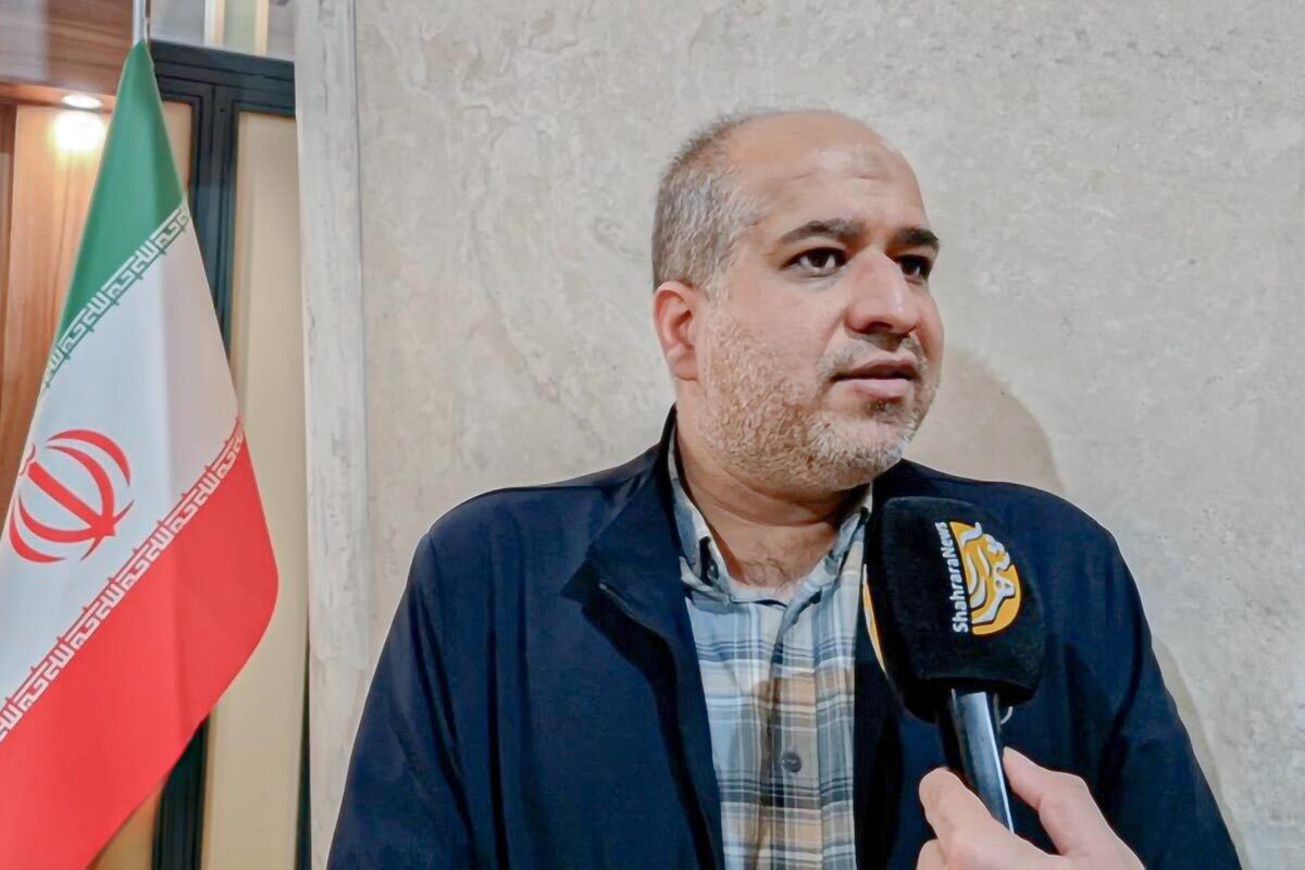 نماینده مردم تهران و عضو کمیسیون امنیت ملی و سیاست خارجی مجلس، استیضاح را حق قانونی نمایندگان دانست و از وزرای کار و جهاد کشاورزی را در اولویت استیضاح عنوان کرد.