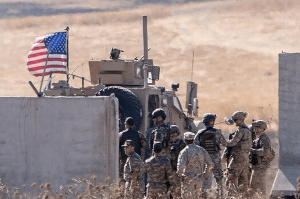 وزارت دفاع آمریکا اعلام کرد که در حمله امروز به نیروهای آمریکایی در سوریه دو نظامی آمریکایی، یک مترجم غیرنظامی آمریکایی کشته و سه نظامی دیگر مجروح شدند.