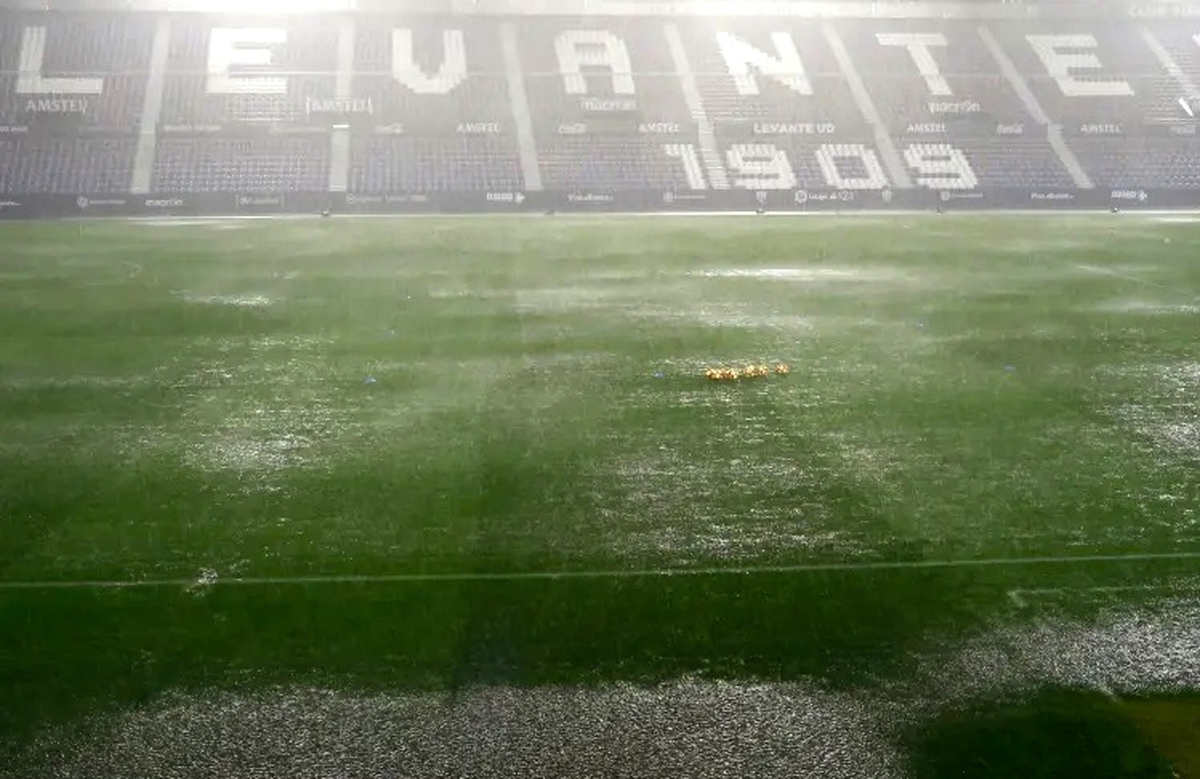 طوفان، بازی ویارئال را لغو کرد