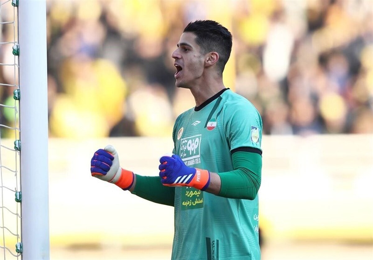 سرمربی پرسپولیس به تقویت تیمش در خط دروازه فکر می‌کند.