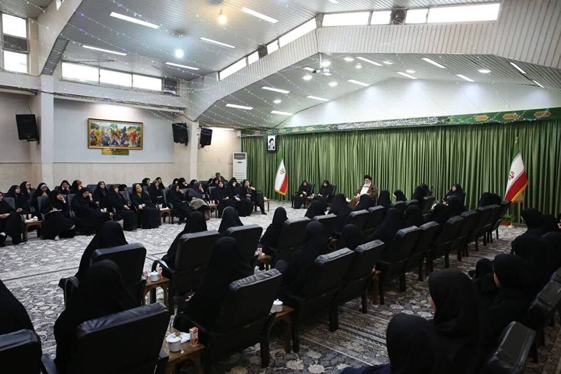 آیت الله علم الهدی: رسانه امروز سنگر مقدم جنگ دشمن با نظام است| نه مخالف مطلق حضور بانوان در ورزشگاه هستم و نه موافق مطلق