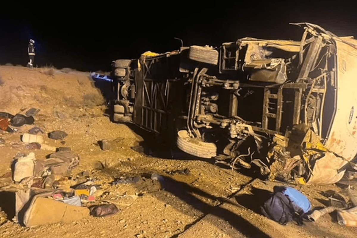 آخرین اخبار از حادثه تصادف مرگبار اتوبوس در نطنز | جان‌باختن ۱۳ نفر در واژگونی اتوبوس اصفهان_مشهد (سه‌شنبه، ۲۵ آذر ۱۴۰۴) + فیلم