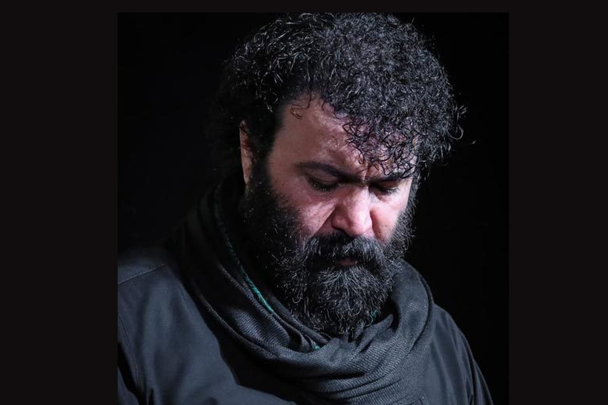 حاج مهدی اکبری در گفت‌و‌گو با اولین قسمت مجله تصویری «عقیق» گفت: برگزاری آن جشن‌ تولد کج‌سلیقگی بود، از قبل نمی‌دانستم داخل جعبه گوشی است. ما به اینترنشنال می‌گوییم اینتر آشغال.