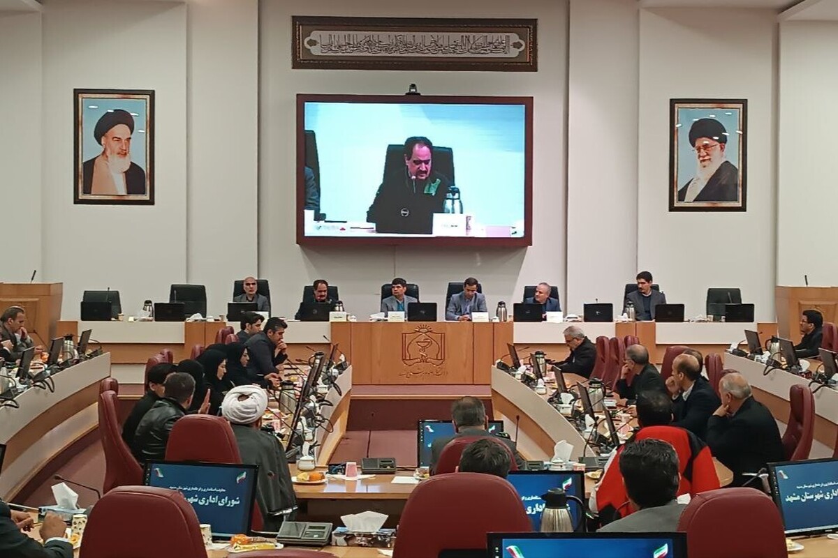 رئیس دانشگاه علوم پزشکی مشهد: پرداخت مطالبات پزشکان و پرستاران تا ۶ ماه عقب افتاده است | ۴.۵ همت مطالبه از بیمه&zwnj;ها