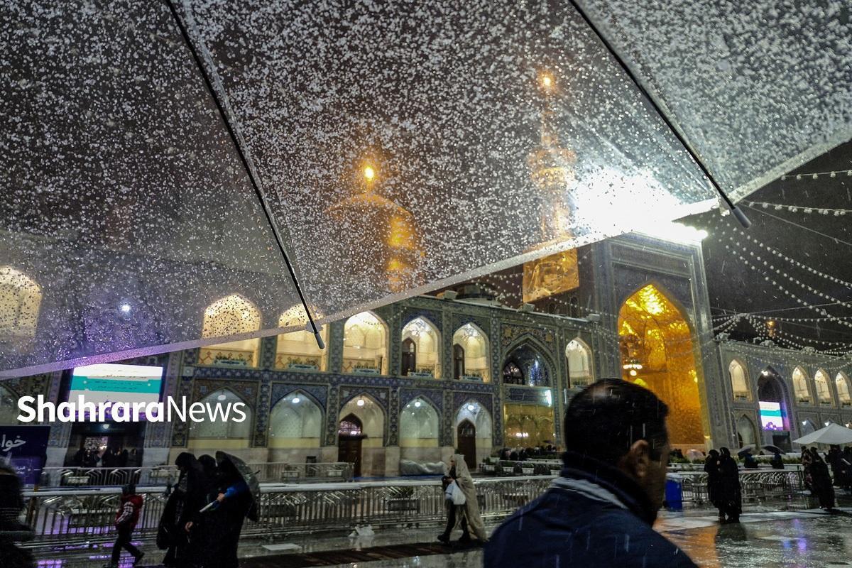 ویدئو | برف در حرم امام&zwnj;رضا(ع) (۲۸ آذر ۱۴۰۴)