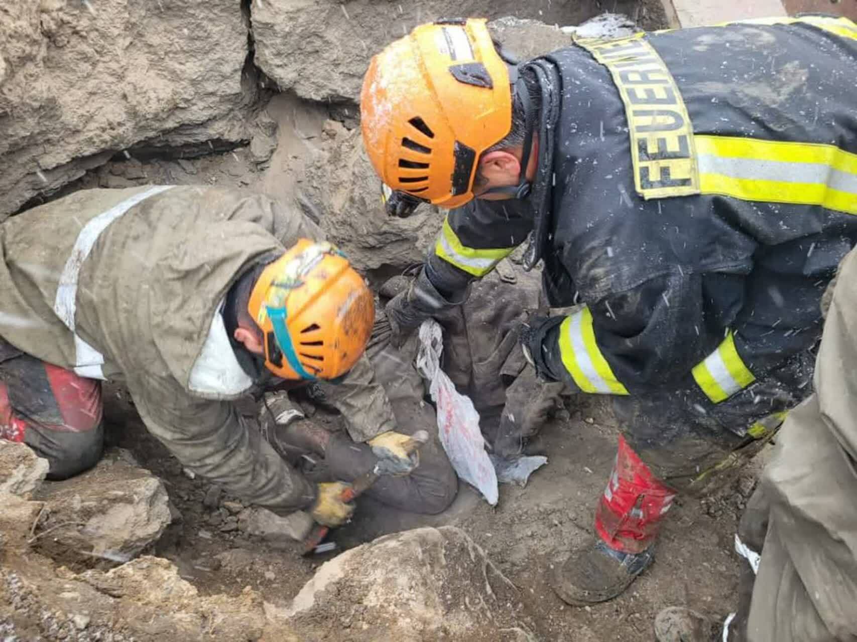 جان باختن یک کارتنخواب بر اثر ریزش سقف حفره در مشهد (۲۸ آذر ۱۴۰۴) جان باختن یک کارتنخواب بر اثر ریزش سقف حفره در مشهد (۲۸ آذر ۱۴۰۴)