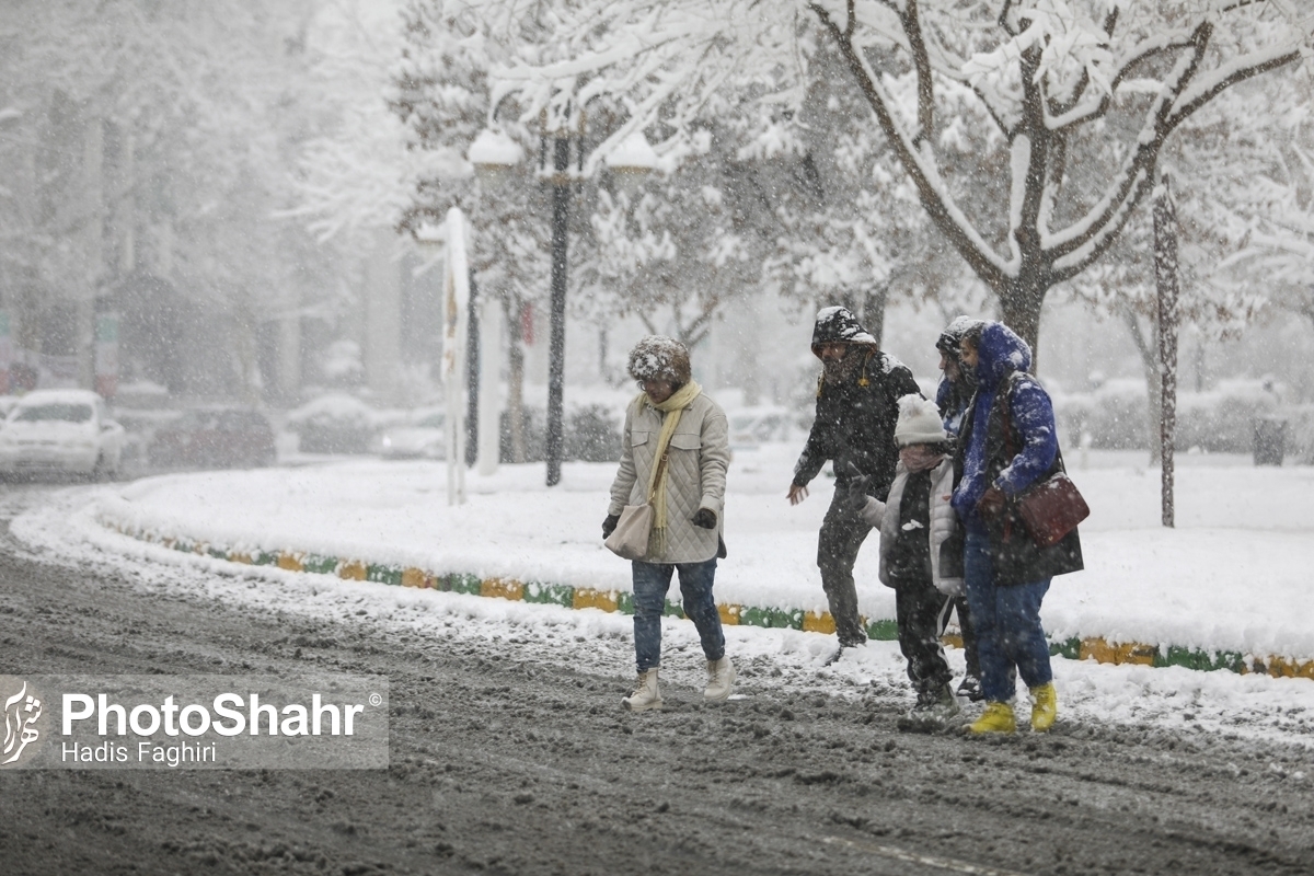 هوای روزهای برفی مشهد در وضعیت پاک (شنبه، ۲۹ آذر ۱۴۰۴)