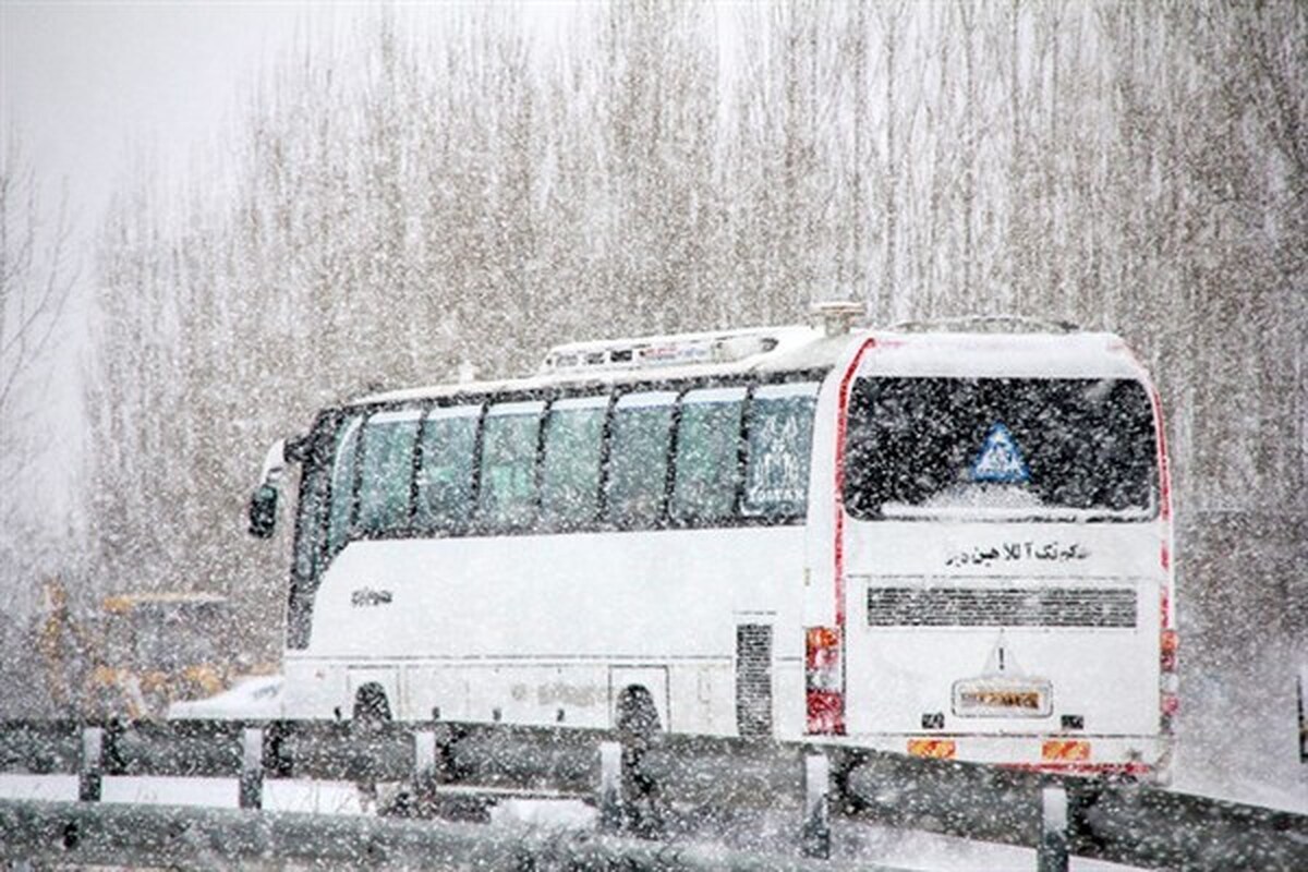 آخرین وضعیت خدمت‌رسانی در پایانه‌های مسافربری شهرداری مشهد در روز‌های برفی (شنبه، ۲۹ آذر ۱۴۰۴)