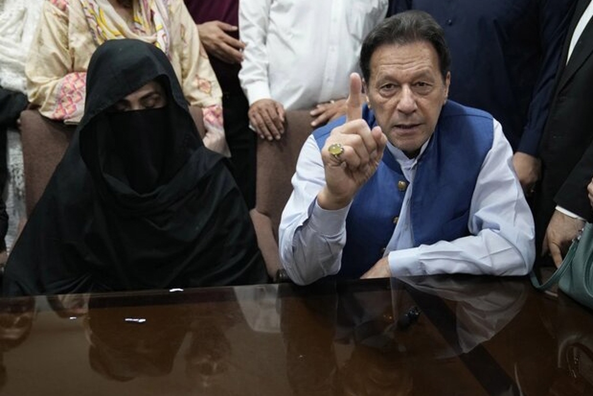 محکومیت عمران‌خان و همسرش به ۱۷ سال زندان