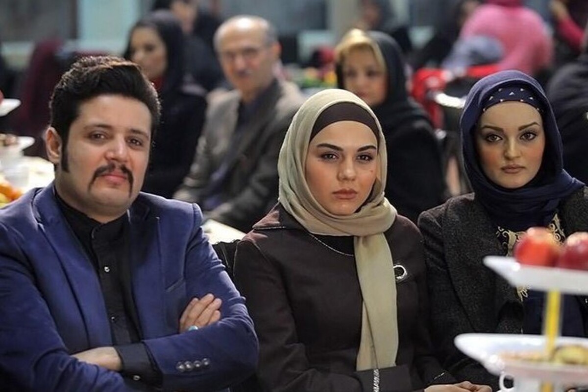 روایت «آوای باران» درباره زندگی دختری به نام باران است که در کودکی طی شرایطی تراژیک از خانواده‌اش جدا می‌شود و قسمت آخر این سریال نیز امشب (۳ آذر ۱۴۰۴) به روی آنتن می‌رود.