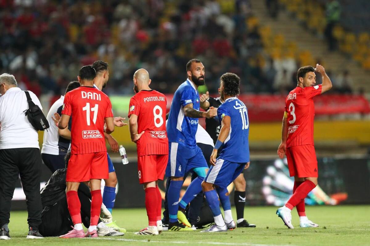 تراکتور موفق شد با درخشش بازیکنان خارجی خود از سد نسف قرشی بگذرد.