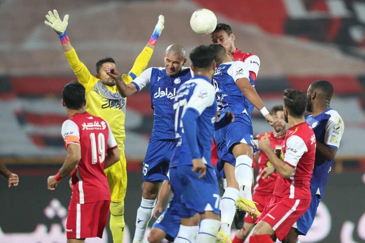 پرسپولیس در یک صورت اردوی خارجی خود را در نیم فصل برگزار می‌کند.