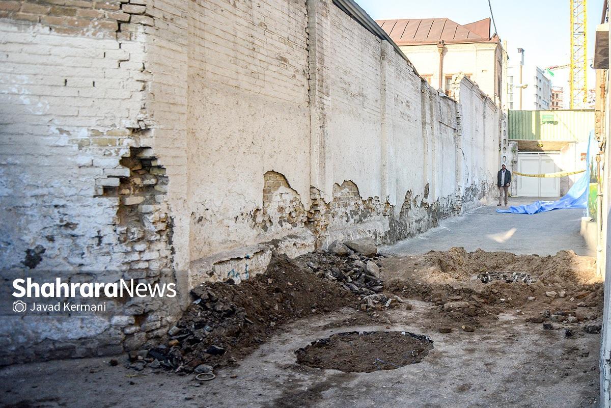 سخنگوی کمیسیون اصل ۹۰ مجلس در صحن علنی امروز گزارش جامع این کمیسیون درباره فرونشست زمین را قرائت کرد و هشدار داد که این پدیده یکی از جدی‌ترین تهدیدهای کشور است، بیش از ۴۰۰ دشت ایران را در وضعیت بحرانی قرار داده و تهران با نرخ ۳۱ سانتی متر در سال رکورددار کشور است.