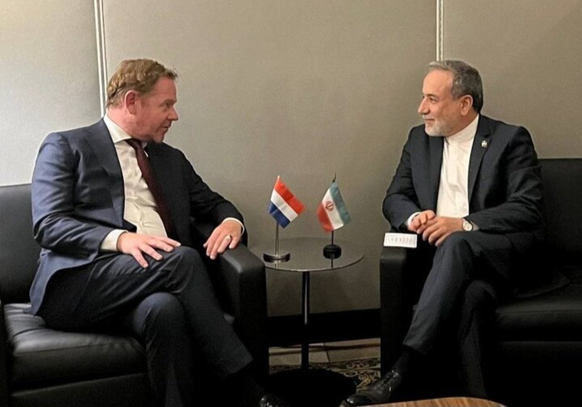 وزیر امور خارجه ضمن دیدار با همتای هلندی بر بر مسئولیت همه دولت‌ها برای کمک به ارتقای حاکمیت قانون و پرهیز از همراهی یا بی‌تفاوتی نسبت به رفتار‌های قلدرمآبانه تاکید کرد.