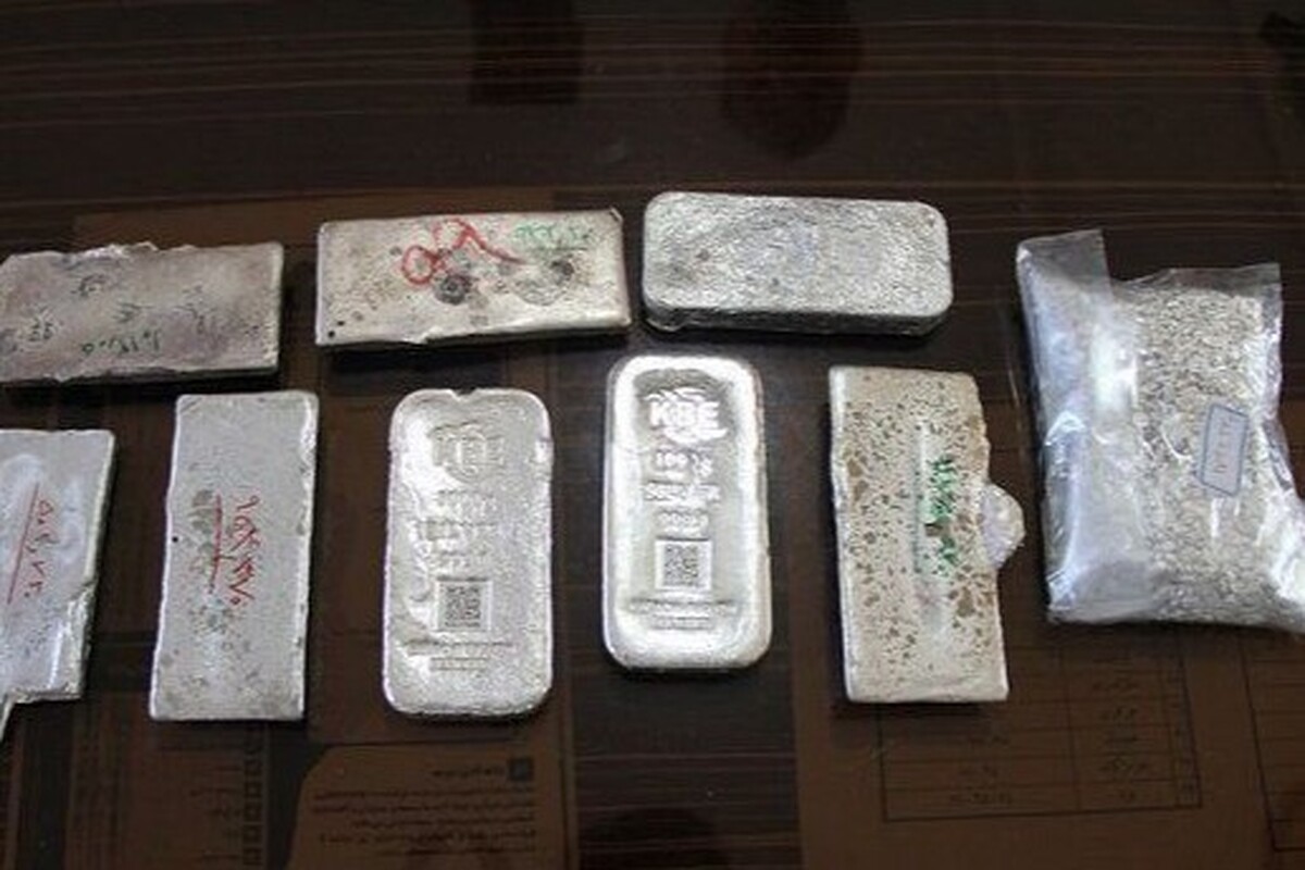 جانشین فرمانده یگان‌های انتظامی و حفاظتی فراجا از کشف حدود ۲۳ کیلوگرم نقره قاچاق به ارزش تقریبی ۴۴ میلیارد ریال و دستگیری دو نفر در این رابطه توسط کارکنان پلیس راه آهن یزد خبر داد.