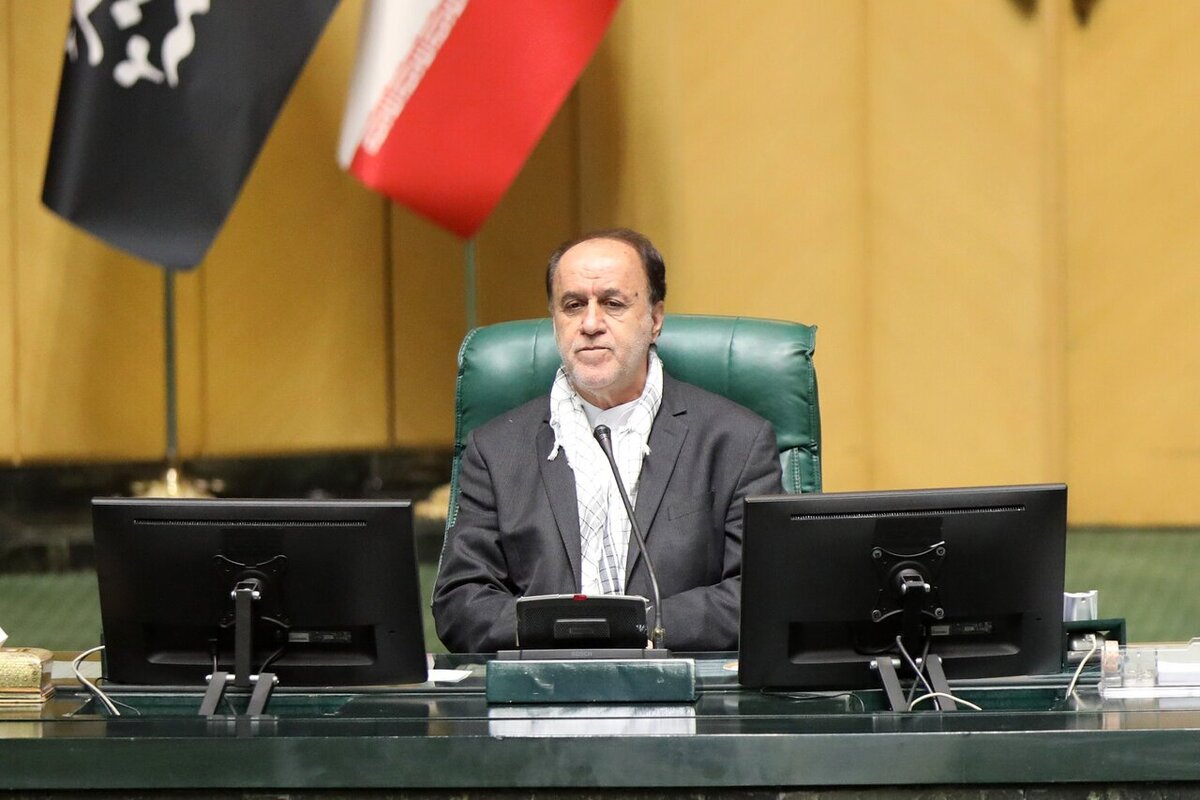 نایب رئیس مجلس شورای اسلامی با گرامیداشت هفته بسیج، بسیج را «شجره طیبه» و نیرویی فرهنگی، تربیتی و جهادی دانست که در چهار دهه گذشته در تمامی عرصه‌های دفاعی، اجتماعی و اقتصادی کنار مردم و نظام ایستاده است.