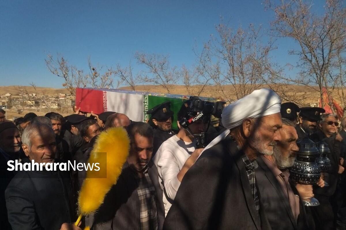 مراسم تشییع شهید گمنام دفاع مقدس امروز در میقات‌الرضا(ع) با حضور گسترده مردم برگزار شد؛ مکانی که پس از ۱۸ سال پیگیری، توفیق میزبانی اولین شهیدش را یافت.