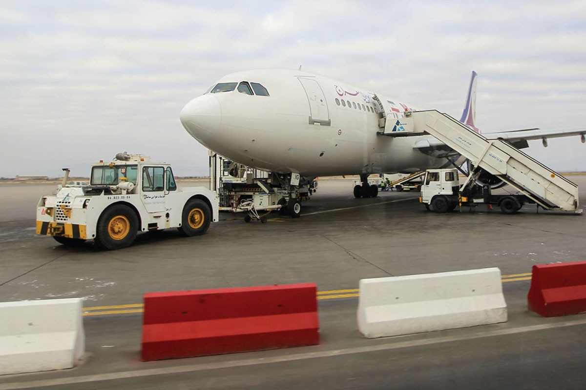 فرودگاه بین‌المللی شهید هاشمی‌نژاد مشهد، پرترددترین فرودگاه کشور پس از فرودگاه بین‌المللی مهرآباد تهران است که همه‌روزه پذیرای جمع زیادی از زائران حرم مطهر رضوی است.