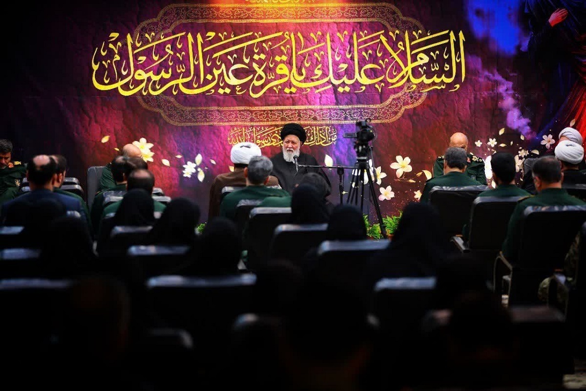 نماینده ولی فقیه در خراسان رضوی با تبیین پیوند دهه فاطمیه و فرهنگ بسیج، حضرت زهرا (س) را «الگوی کامل مدافع ولایت» دانست و با هشدار نسبت به دو راهبرد هم‌زمان دشمن گسترش سایه جنگ و ترویج بی‌بندوباری فرهنگی تأکید کرد: تقویت فضای بسیجی در شهر‌ها و حضور فعال سپاه و بسیج برای خنثی‌سازی این توطئه‌ها ضروری است.