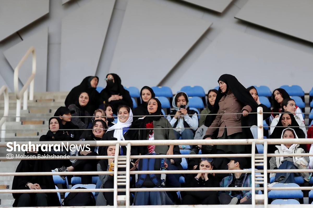 اولین گروه بانوان مشهدی وارد ورزشگاه امام رضا (ع) شدند + عکس اولین گروه بانوان مشهدی وارد ورزشگاه امام رضا (ع) شدند + عکس