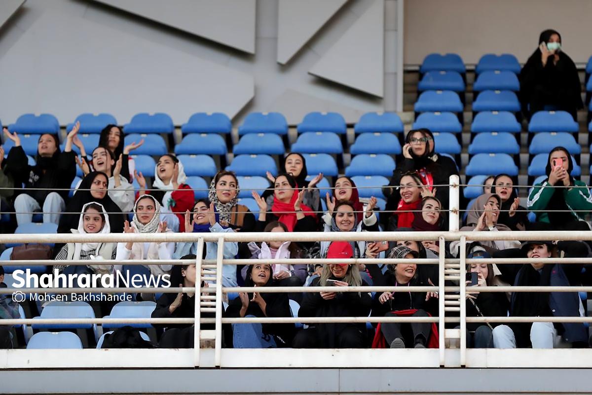 اولین گروه بانوان مشهدی وارد ورزشگاه امام رضا (ع) شدند + عکس اولین گروه بانوان مشهدی وارد ورزشگاه امام رضا (ع) شدند + عکس
