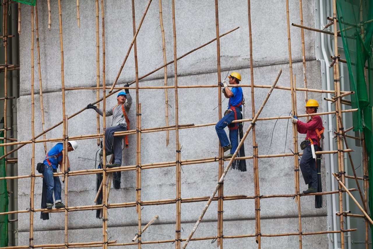 آتشسوزی وحشتناک در چندبرج هنگکنگ با ۱۳ کشته + فیلم و عکس آتشسوزی وحشتناک در چندبرج هنگکنگ با ۱۳ کشته + فیلم و عکس