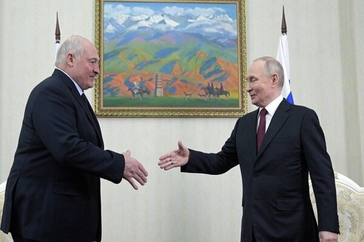 رئیس جمهور بلاروس در دیدار با پوتین به همتای روسی خود گفت: مینسک آماده است در صورت تمایل روسیه، میزبان مذاکرات حل و فصل مناقشه اوکراین باشد.