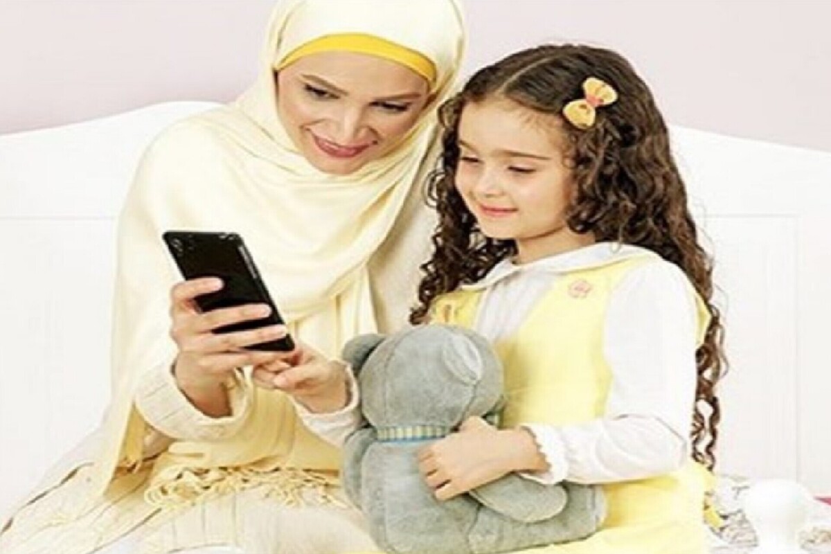 کودکان امروز در دنیایی بزرگ می‌شوند که مرز میان خانه و اینترنت هر روز باریک‌تر می‌شود؛ جایی که یک غفلت کوچک والدین، می‌تواند آینده و امنیت آنها را تهدید کند.