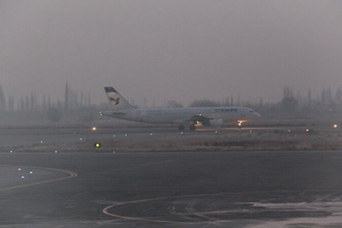 ویدئویی از فرود هواپیما در هوای آلوده تهران را مشاهده می‌کنید.