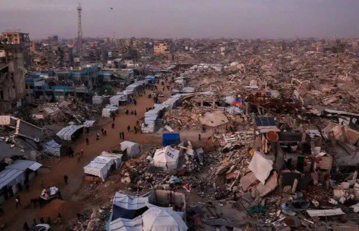 مدیر کل وزارت بهداشت در نوار غزه از تداوم محاصره شدید رژیم صهیونیستی بر نظام سلامت این منطقه پرده برداشت و گفت: اشغالگران اجازه ورود کالاهای تجملی و تلفن‌های همراه جدید را می دهند اما از ورود داروهای حیاتی و تجهیزات پزشکی ضروری برای نجات جان بیماران، مجروحان و کودکان همچنان جلوگیری است.