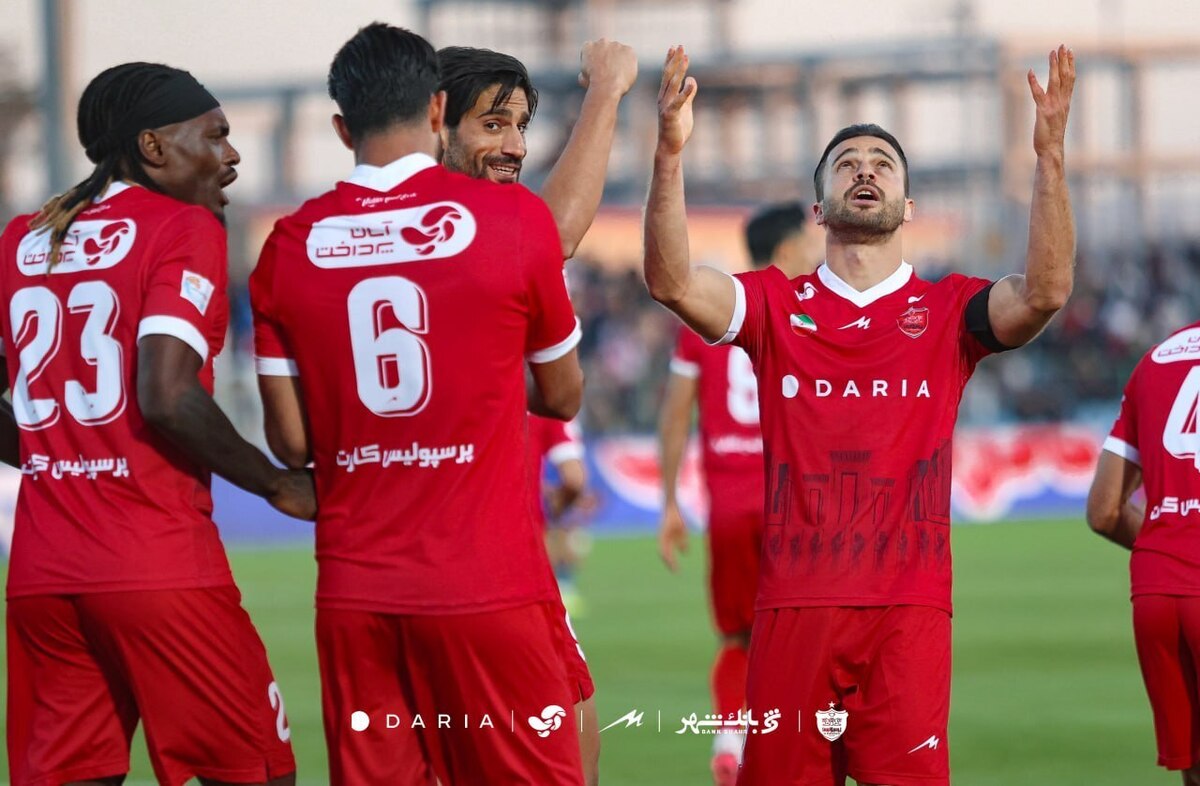 پرسپولیس پس از پیروزی برابر شمس آذر قزوین، موقتا صدرنشین شد.